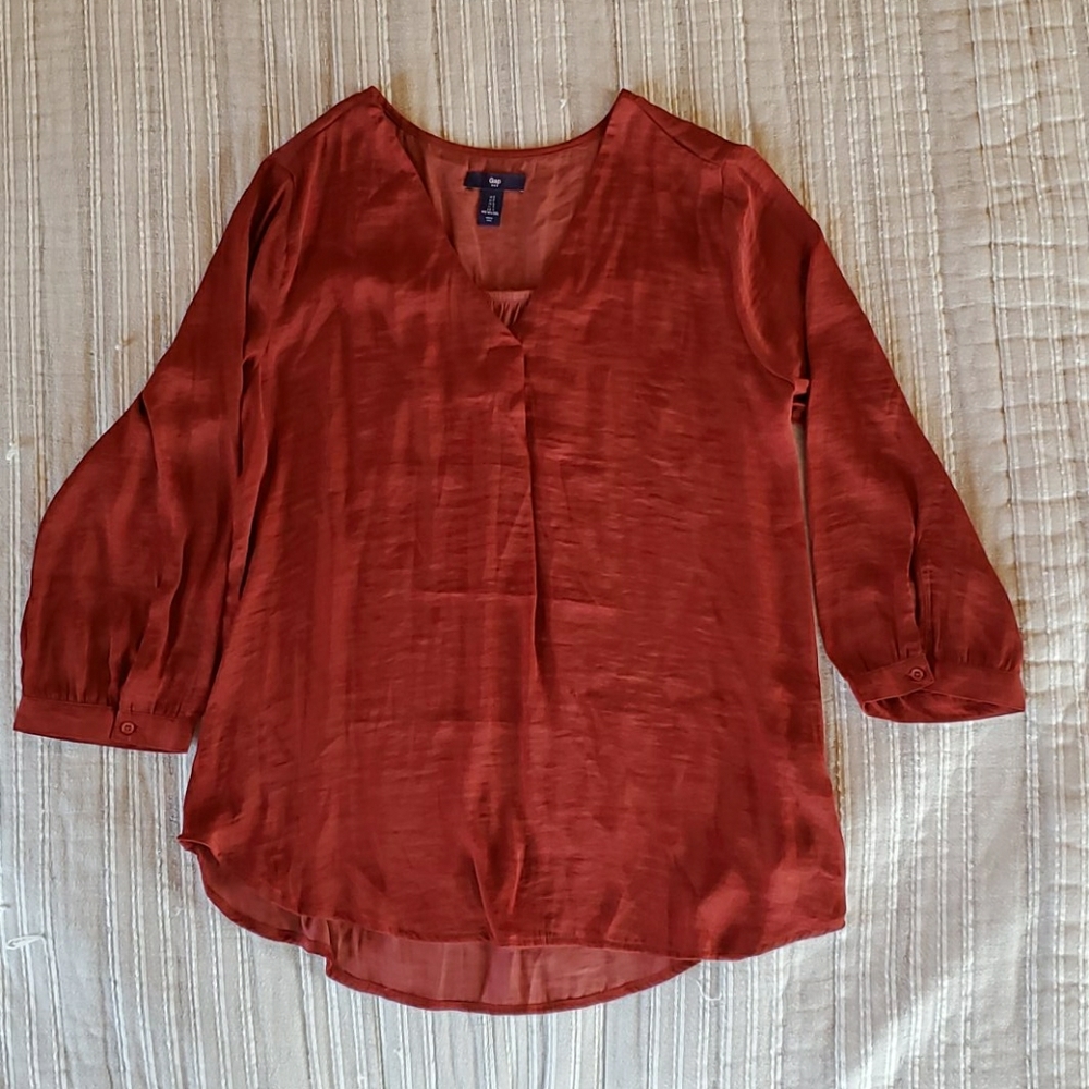 Gap, 3/4 sleeve length Tierra Red blouse